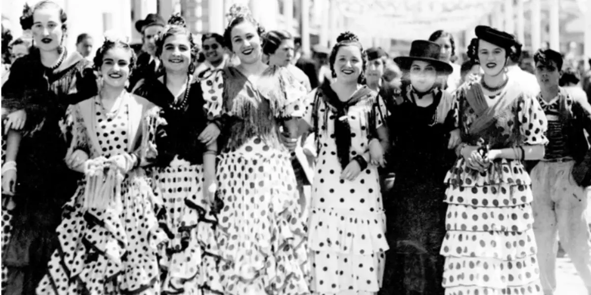 ジプシー衣装の女性たち 1950年代~60年代