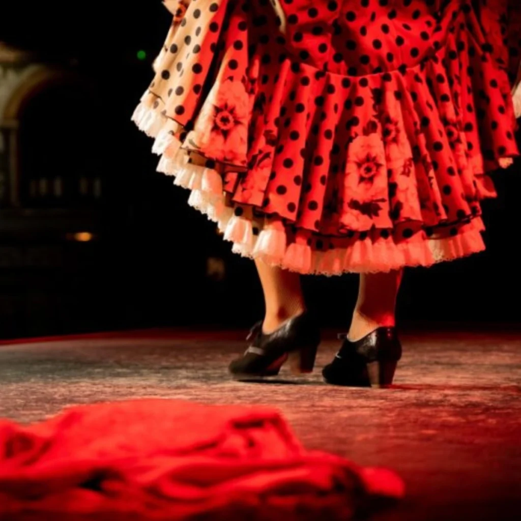 Bailaora flamenco taconeando